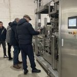 Nuoširdžiai kviečiame užsienio klientus apsilankyti mūsų įmonėje ir apžiūrėti antrinės presavimo įrangos