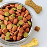 Automatinė naminių gyvūnėlių ėdalo maišelių presavimo gamybos linija