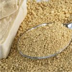 Automatinė 500 gramų sausų mielių vakuuminio pakavimo mašina